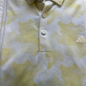 NWT Adidas-Go-To-Golf Polo Printed Men's MEDIUM $70 White/Powder Yellow